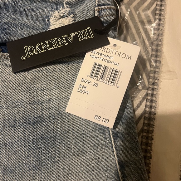 Shorts - Picture 4 of 4